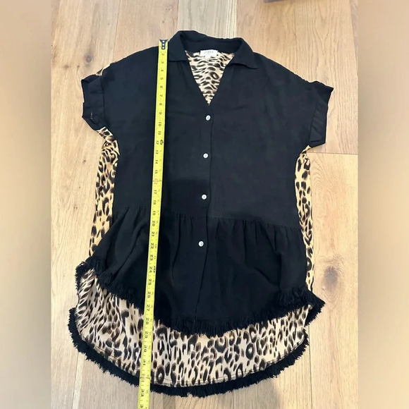 Umgee Tunic Black and‎ Leopard, rough hem, mixed print small - Picture 9 of 9